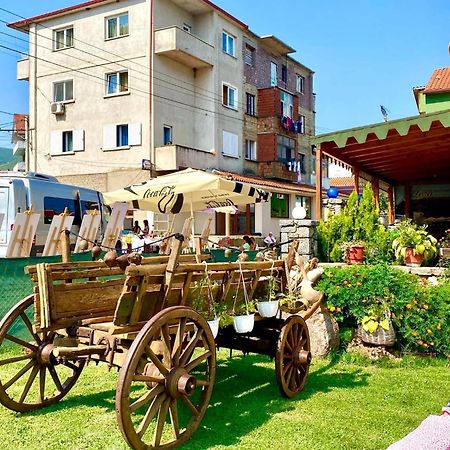 Hotel Restorant Leza Lin Екстер'єр фото