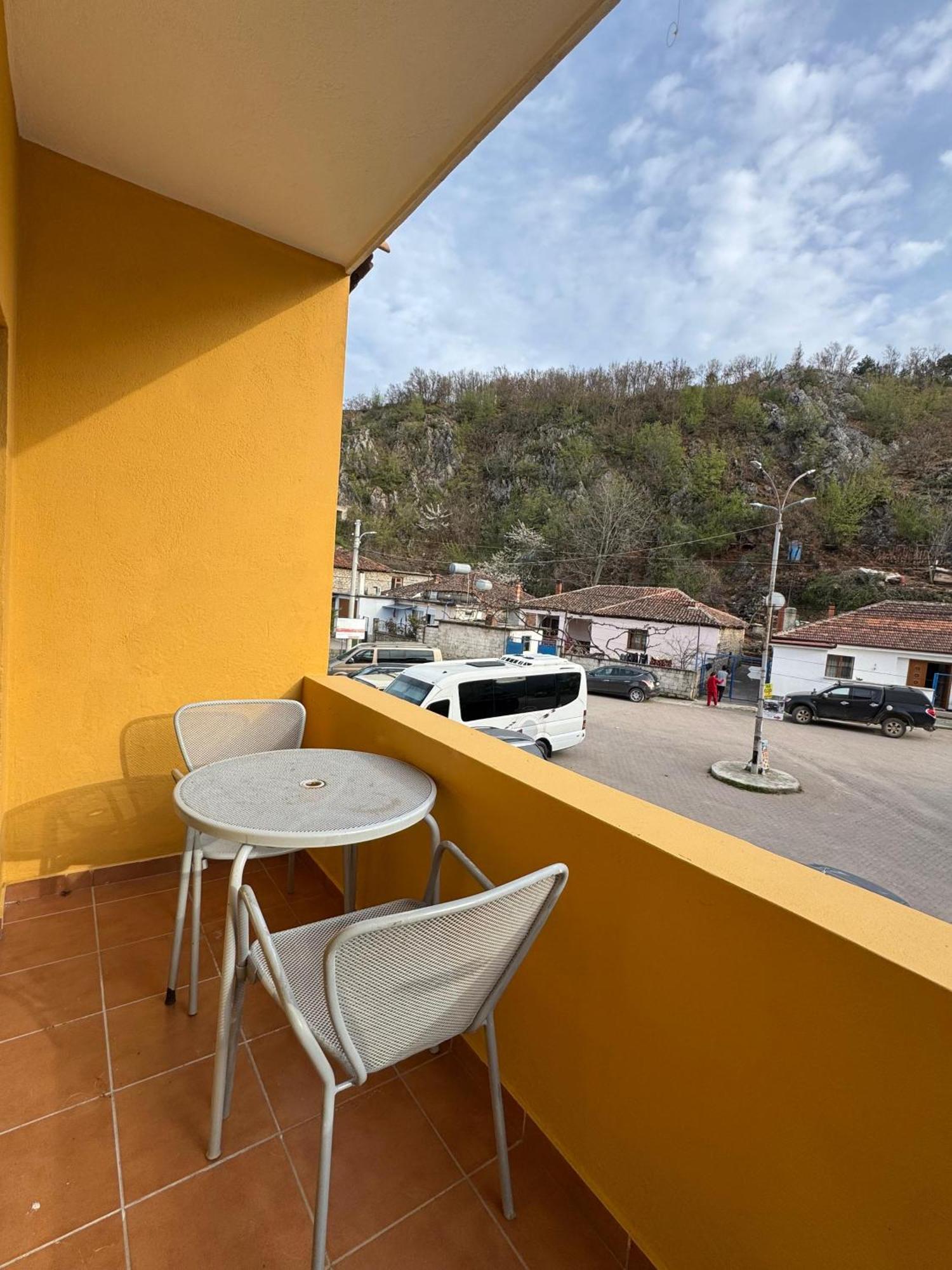 Hotel Restorant Leza Lin Екстер'єр фото
