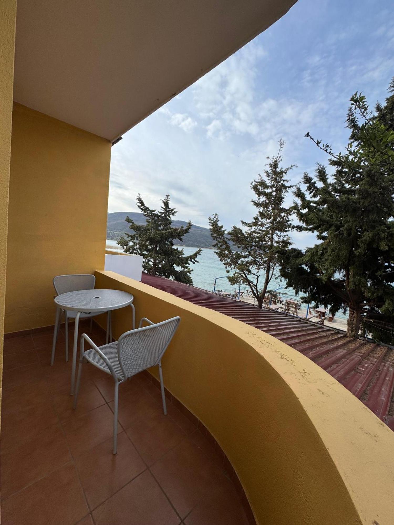 Hotel Restorant Leza Lin Екстер'єр фото