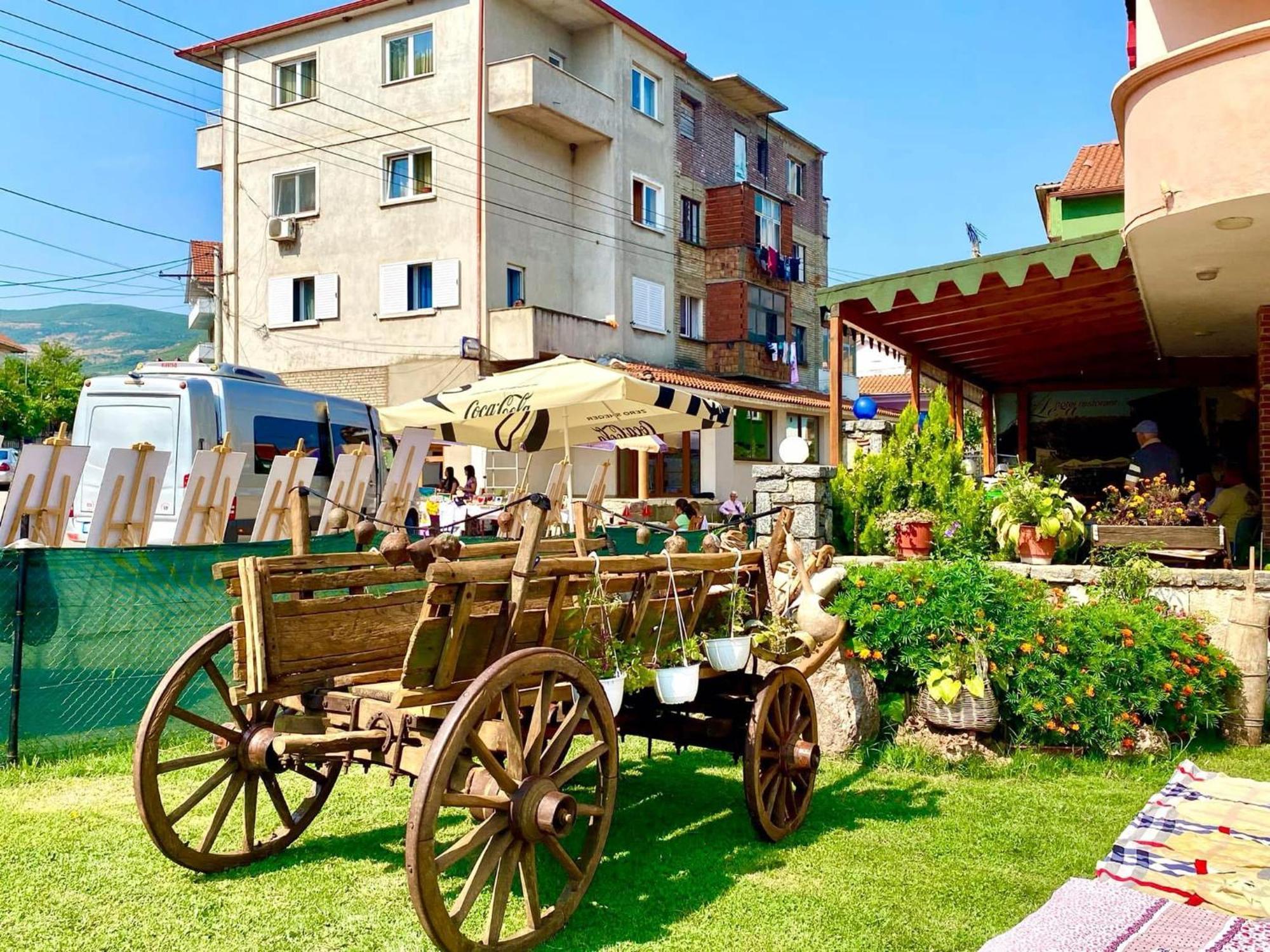Hotel Restorant Leza Lin Екстер'єр фото