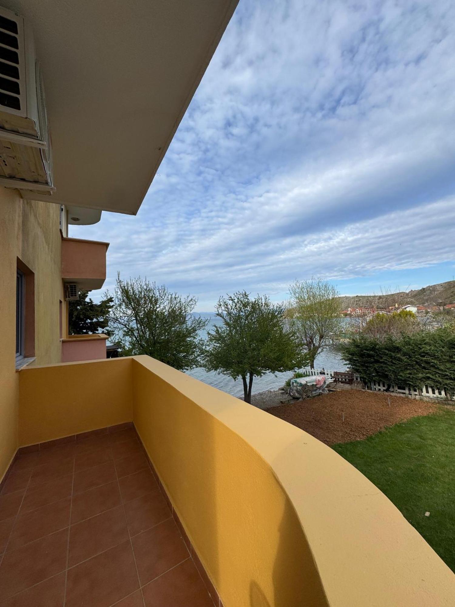 Hotel Restorant Leza Lin Екстер'єр фото